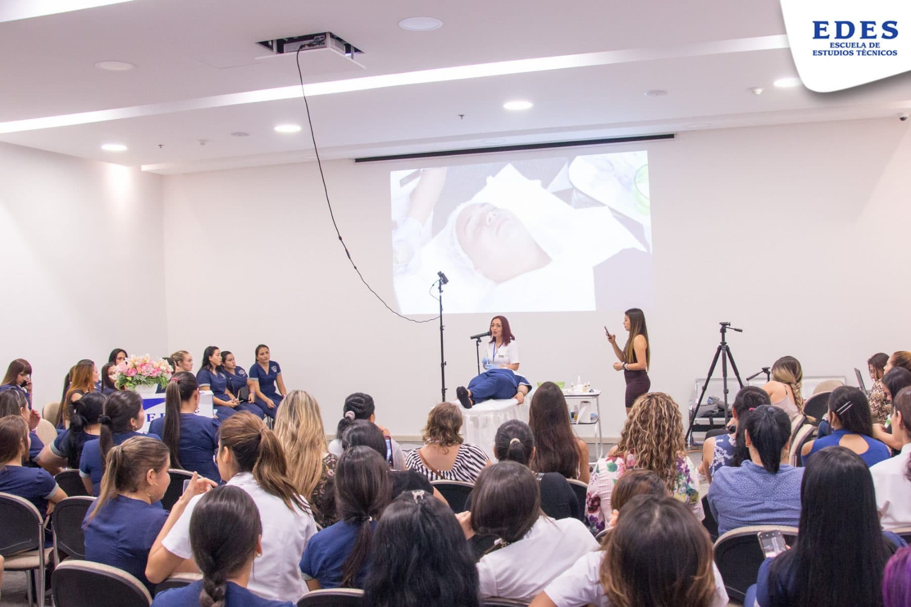Congreso en Cosmetología y Belleza organizado por EDES