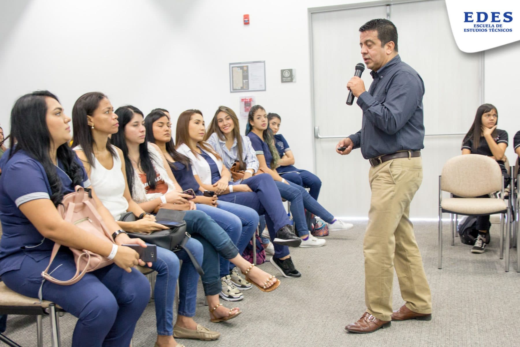 Congreso en Cosmetología y Belleza organizado por EDES