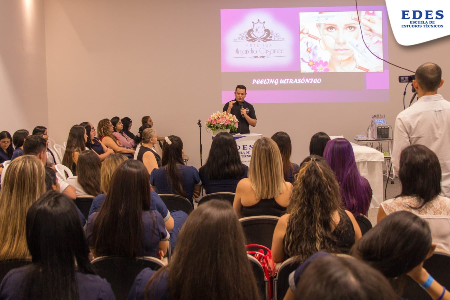 Congreso en Cosmetología y Belleza organizado por EDES